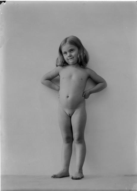 Eva Záhořová (in Czech), keywords: figure, child  figure, child