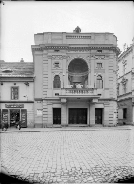 Divadlo Oskara Nedbala (in Czech), keywords: theatre, Palacký square  theatre, Palacký square