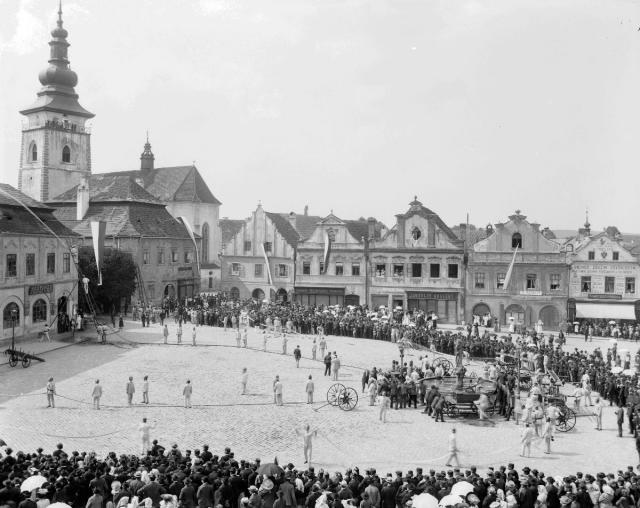 Cvičení hasičů v Pelhřimově (in Czech), keywords: Pelhřimov, hasič