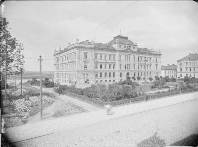 New building of Agricultural School, shortly before its opening in 1904.  school, zemědělství, Třída 9. května