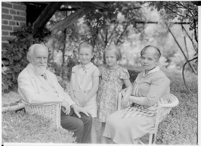 František Bílek s rodinou (in Czech), keywords: Chýnov, František Bílek  Chýnov, František Bílek