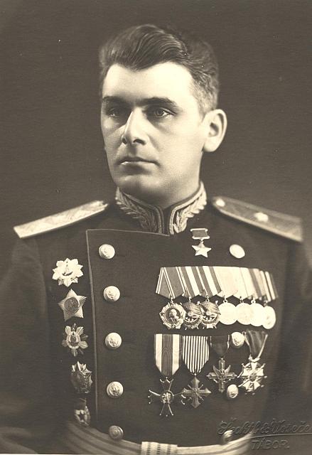 Generál Baklanov květen 1945 (in Czech), keywords: Generál major Baklanov, uniform