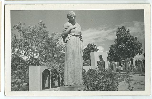 Hrob Anny Šechtlové, socha od J. V. Duška (in Czech), keywords: statue  statue