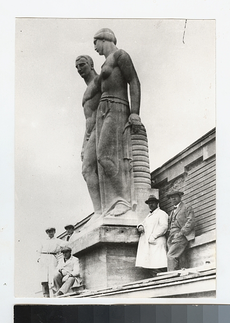 Bohuslávek family  statue