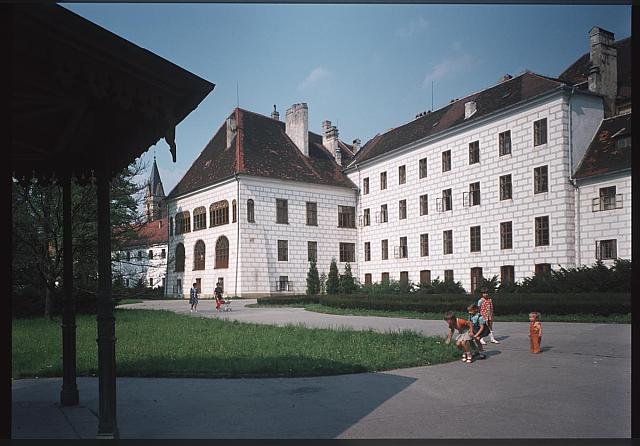Třeboň - Zámek (in Czech), keywords: Třeboň, castle (Czech) převrátit Třeboň, castle
