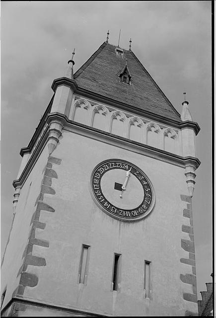 Věž (in Czech), keywords: town hall  town hall