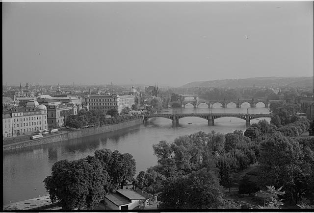 Praha (in Czech), keywords: Prague (Czech) na obálce České Budějovice, Praha, Architekt Filsak Prague