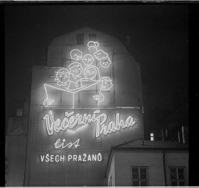Noční Praha (in Czech), keywords: Prague (Czech) Na obálce: Noční Prague