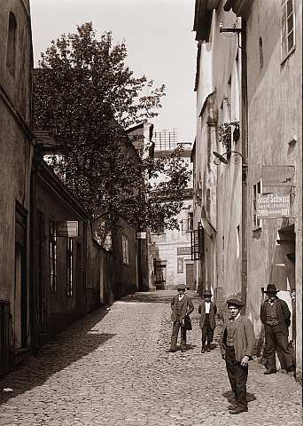 Květen: Provaznická ulice, 1920